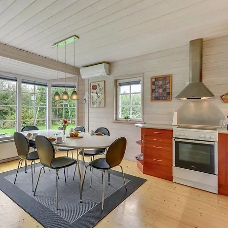 Liam - 800m To The Fjord By Interhome *